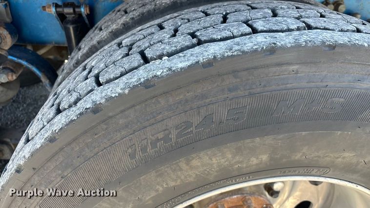 image for item FG0136 2006 Peterbilt 379 dump truck