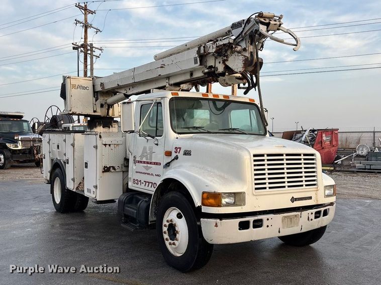 image for item FG0138 1998 International 4700 digger derrick truck