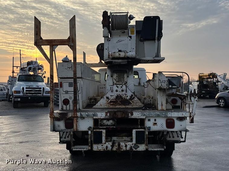 image for item FG0138 1998 International 4700 digger derrick truck