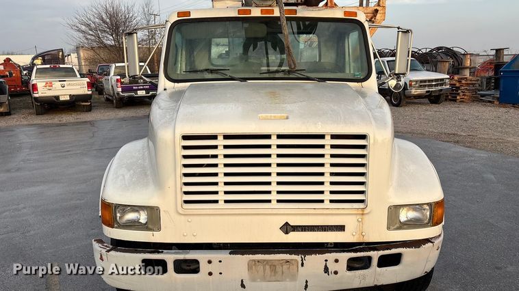 image for item FG0138 1998 International 4700 digger derrick truck