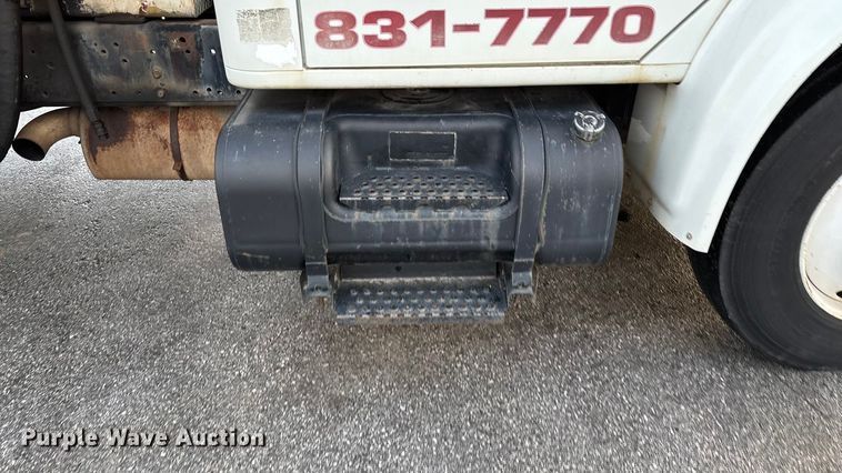 image for item FG0138 1998 International 4700 digger derrick truck