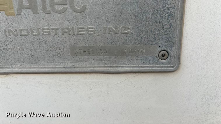 image for item FG0138 1998 International 4700 digger derrick truck