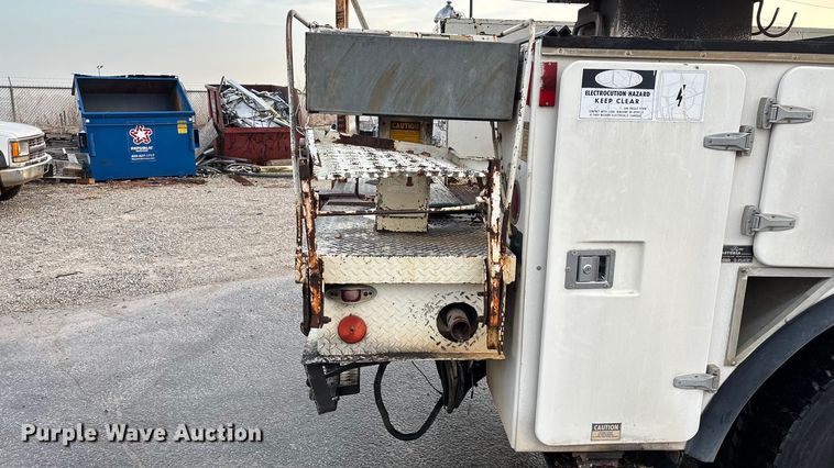 image for item FG0138 1998 International 4700 digger derrick truck