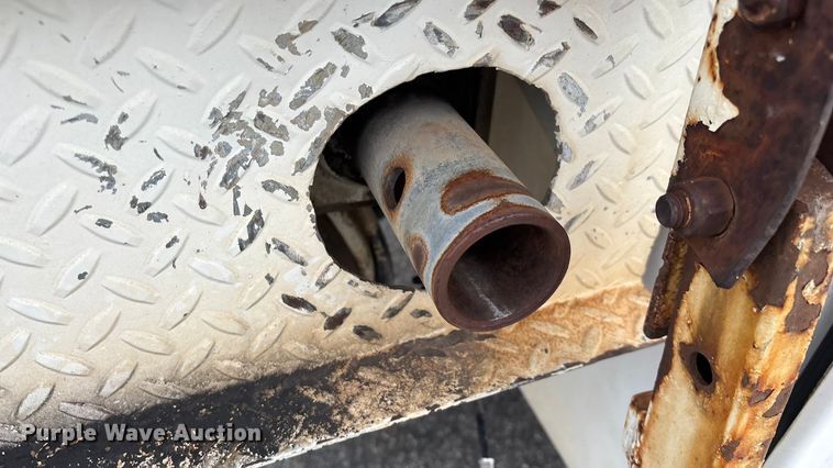 image for item FG0138 1998 International 4700 digger derrick truck