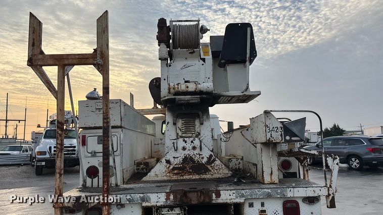 image for item FG0138 1998 International 4700 digger derrick truck