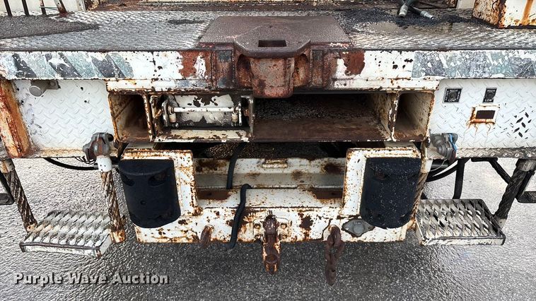 image for item FG0138 1998 International 4700 digger derrick truck