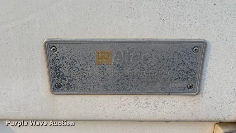 image for item FG0138 1998 International 4700 digger derrick truck