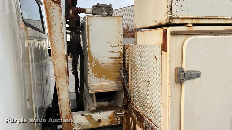 image for item FG0138 1998 International 4700 digger derrick truck