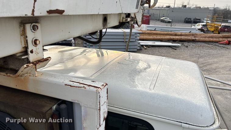 image for item FG0138 1998 International 4700 digger derrick truck