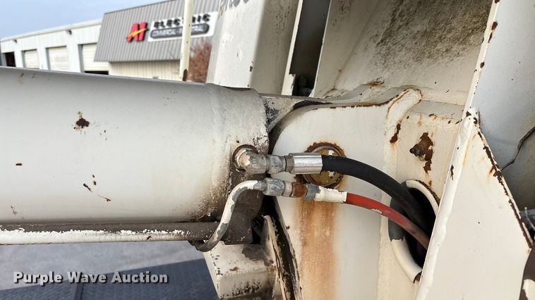 image for item FG0138 1998 International 4700 digger derrick truck