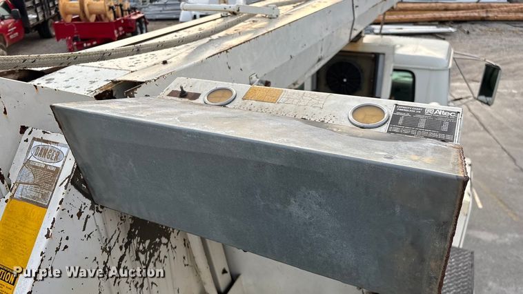 image for item FG0138 1998 International 4700 digger derrick truck