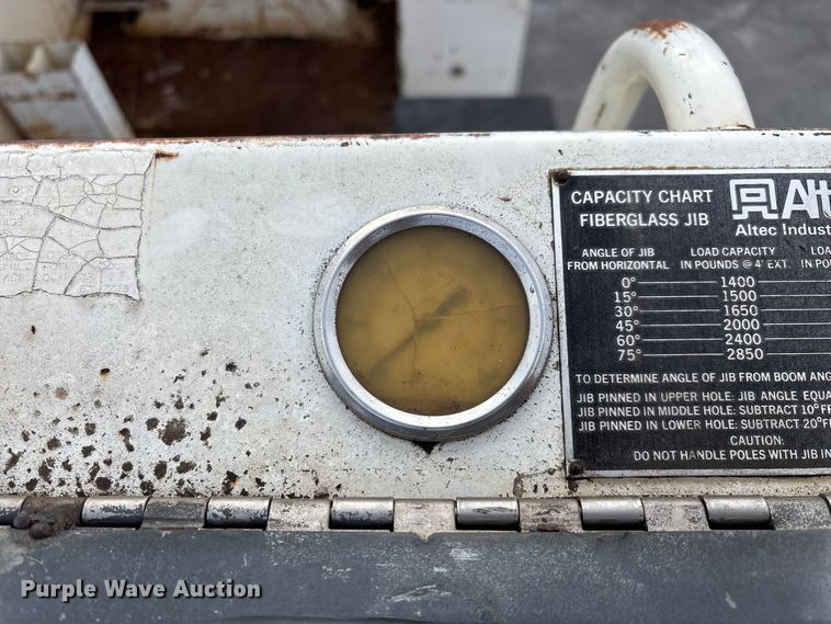 image for item FG0138 1998 International 4700 digger derrick truck