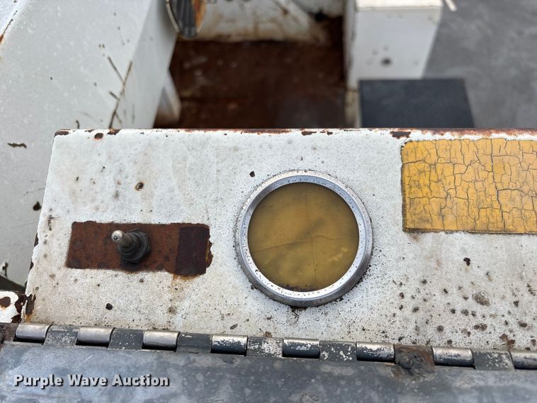 image for item FG0138 1998 International 4700 digger derrick truck