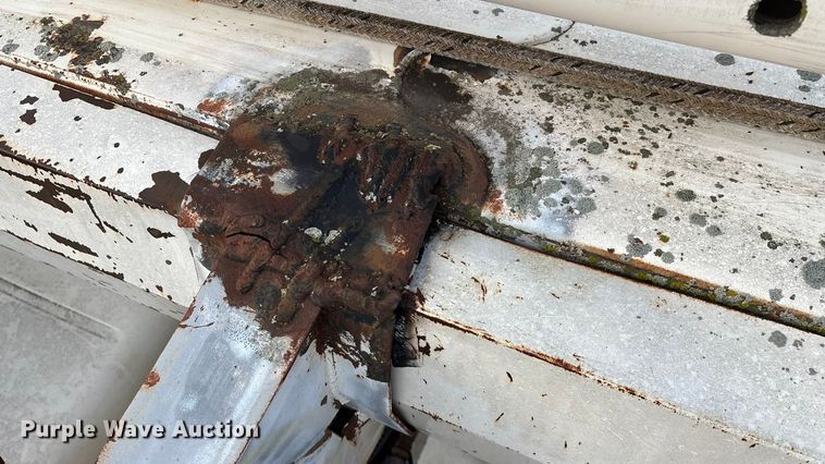 image for item FG0138 1998 International 4700 digger derrick truck