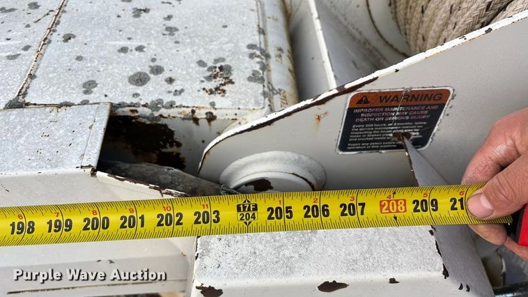 image for item FG0138 1998 International 4700 digger derrick truck