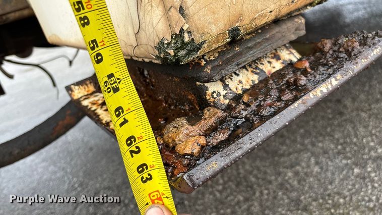 image for item FG0138 1998 International 4700 digger derrick truck