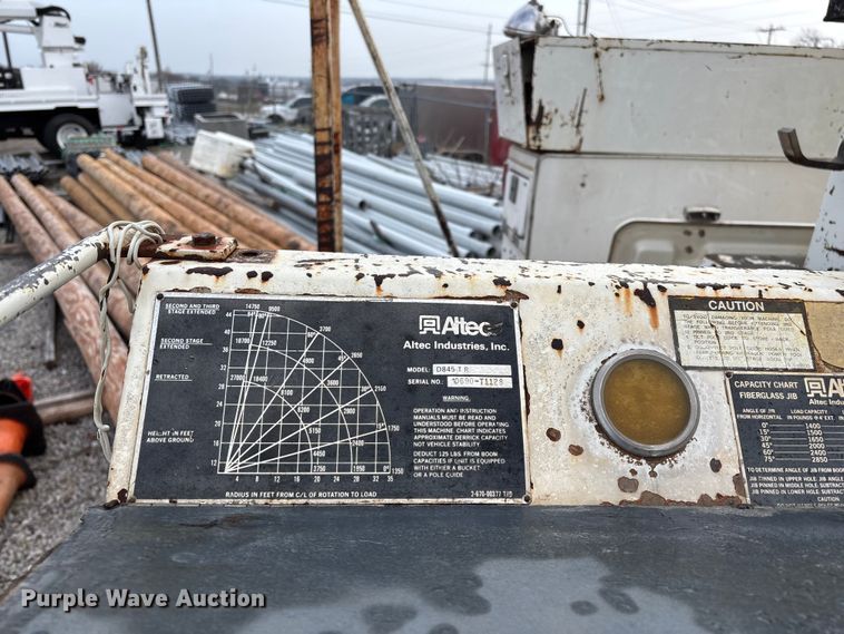 image for item FG0138 1998 International 4700 digger derrick truck