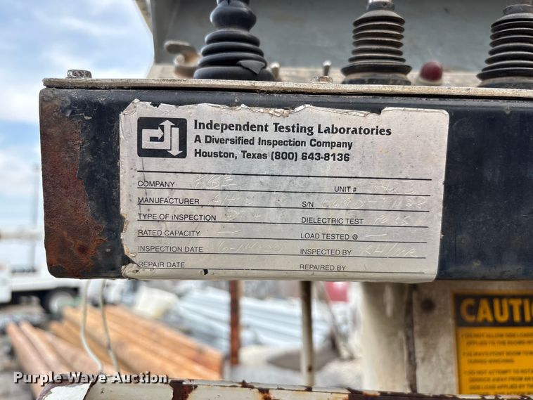 image for item FG0138 1998 International 4700 digger derrick truck