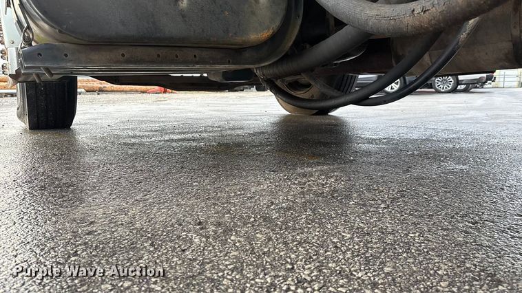 image for item FG0138 1998 International 4700 digger derrick truck