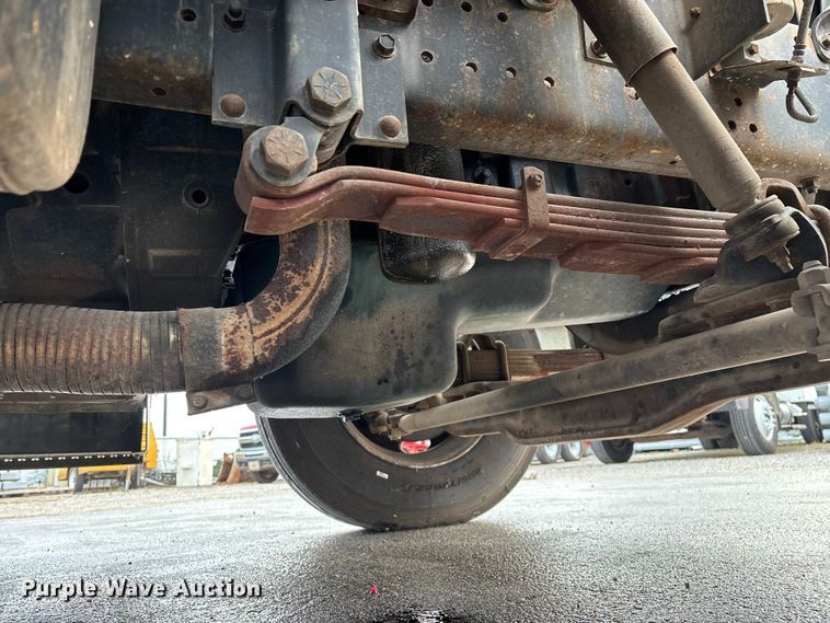 image for item FG0138 1998 International 4700 digger derrick truck