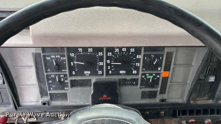 image for item FG0138 1998 International 4700 digger derrick truck