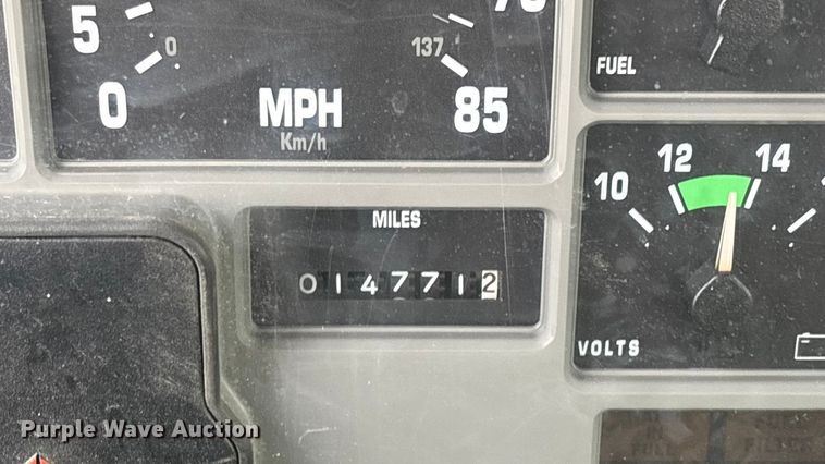 image for item FG0138 1998 International 4700 digger derrick truck