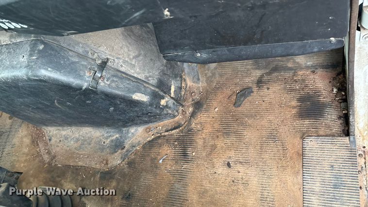 image for item FG0138 1998 International 4700 digger derrick truck