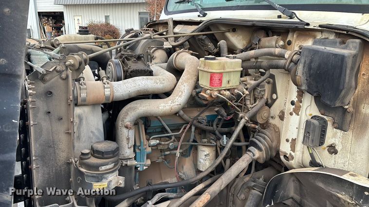 image for item FG0138 1998 International 4700 digger derrick truck