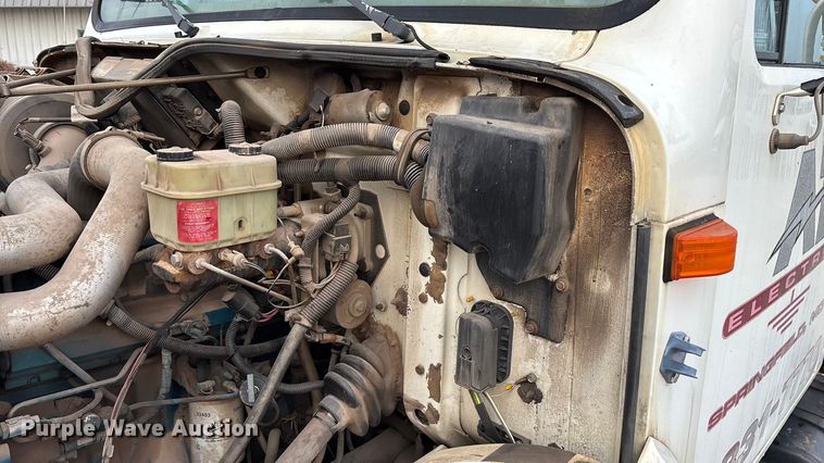 image for item FG0138 1998 International 4700 digger derrick truck