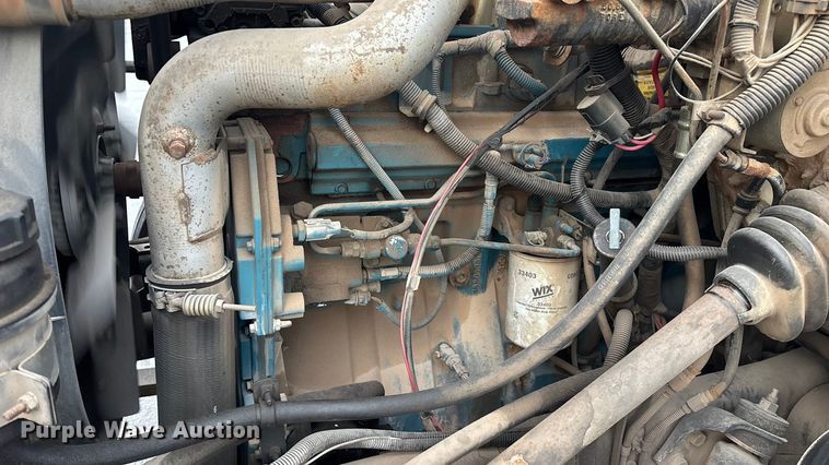 image for item FG0138 1998 International 4700 digger derrick truck