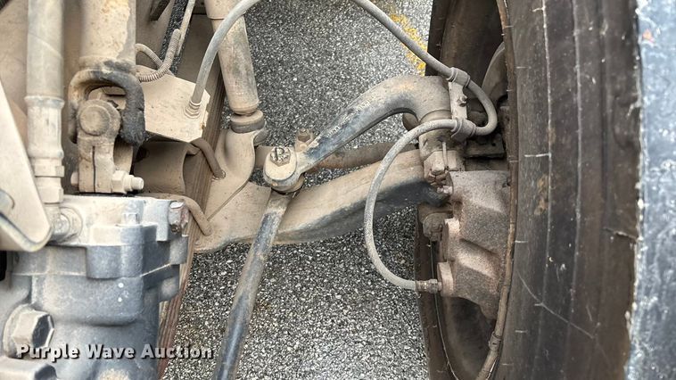 image for item FG0138 1998 International 4700 digger derrick truck