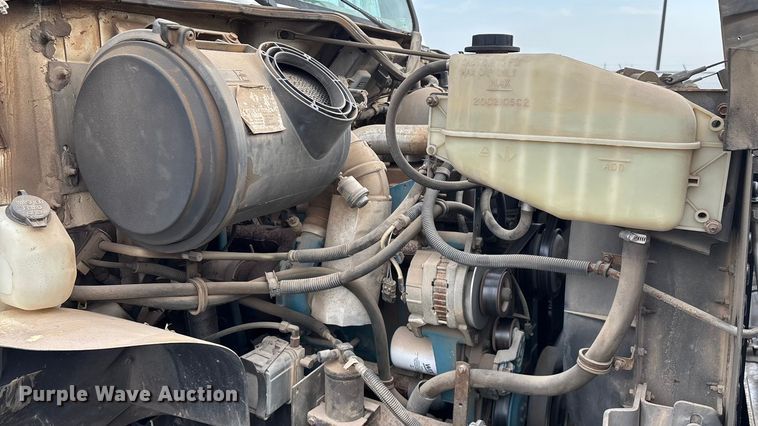 image for item FG0138 1998 International 4700 digger derrick truck