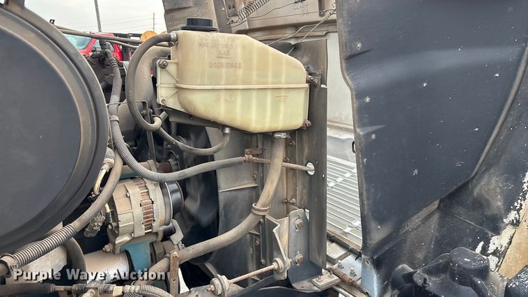 image for item FG0138 1998 International 4700 digger derrick truck