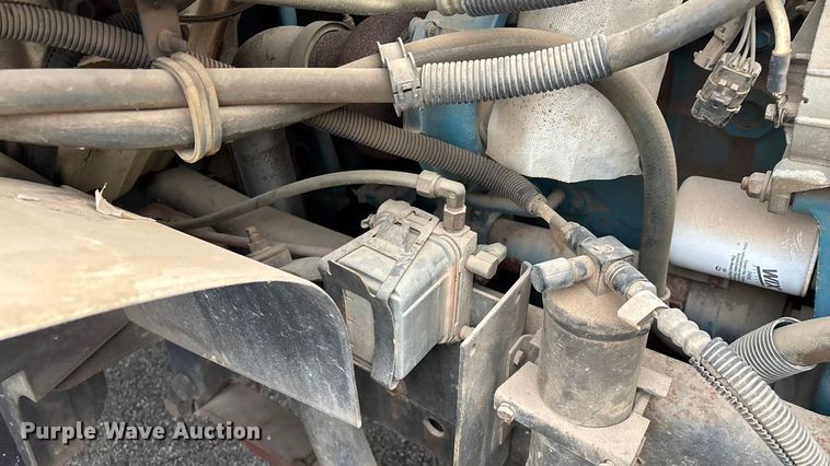 image for item FG0138 1998 International 4700 digger derrick truck