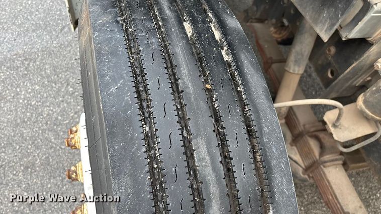 image for item FG0138 1998 International 4700 digger derrick truck