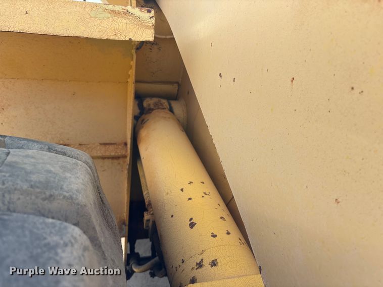 image for item FG2730 1988 Komatsu WA450-1L wheel loader