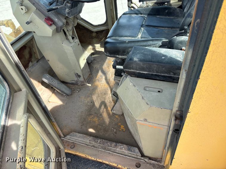 image for item FG2730 1988 Komatsu WA450-1L wheel loader
