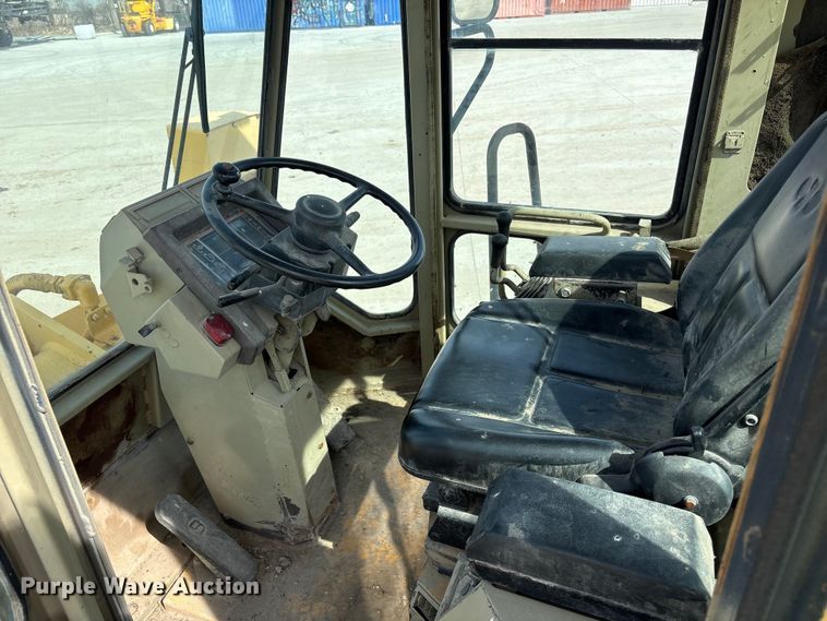 image for item FG2730 1988 Komatsu WA450-1L wheel loader