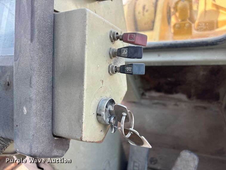 image for item FG2730 1988 Komatsu WA450-1L wheel loader