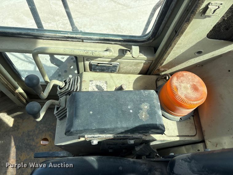 image for item FG2730 1988 Komatsu WA450-1L wheel loader