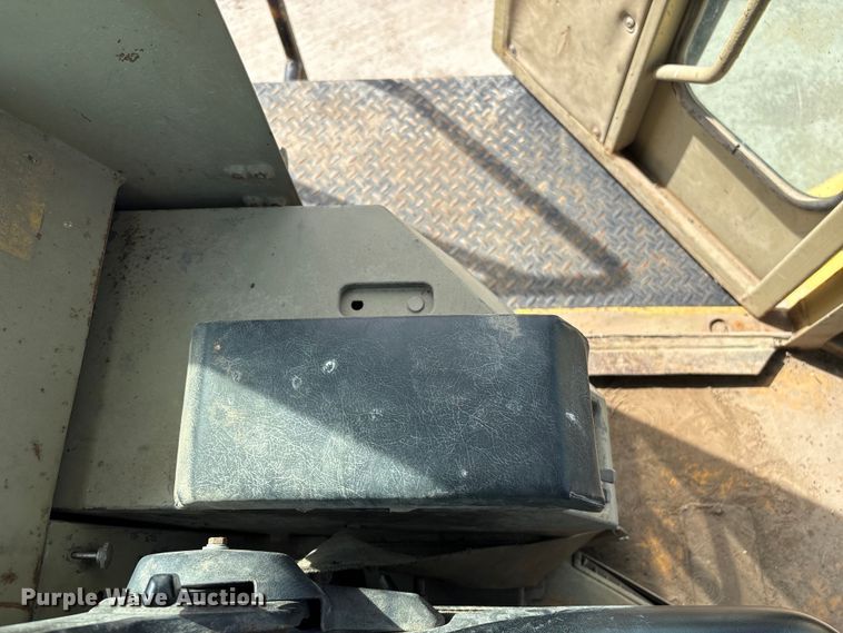 image for item FG2730 1988 Komatsu WA450-1L wheel loader