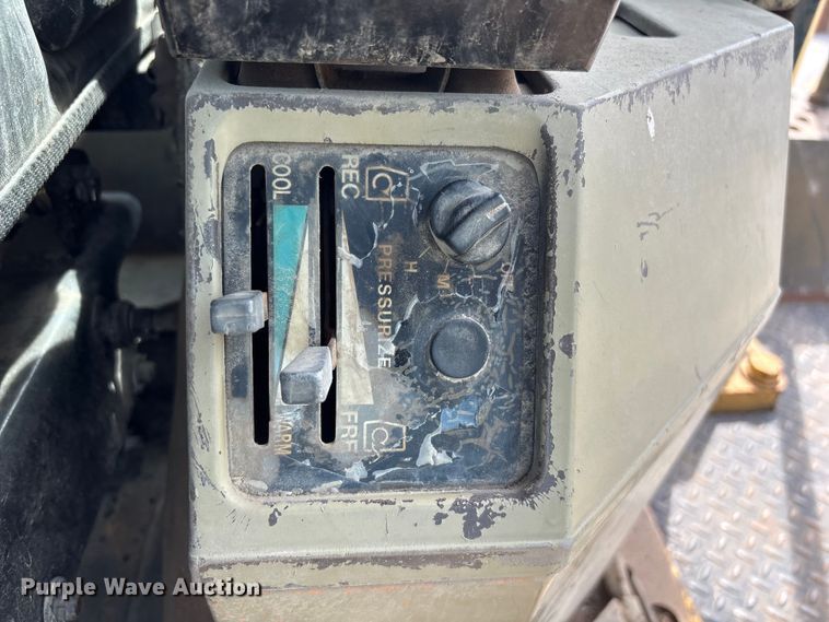 image for item FG2730 1988 Komatsu WA450-1L wheel loader