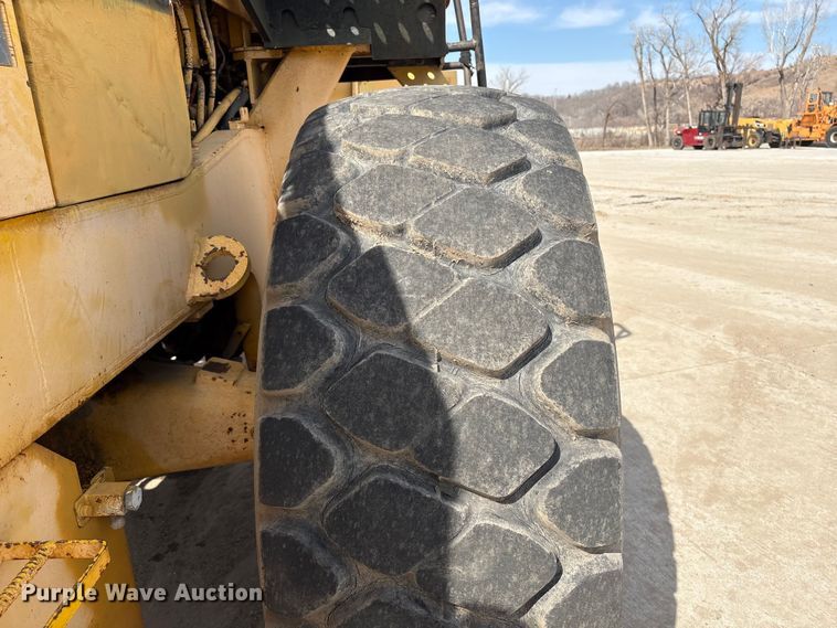 image for item FG2730 1988 Komatsu WA450-1L wheel loader