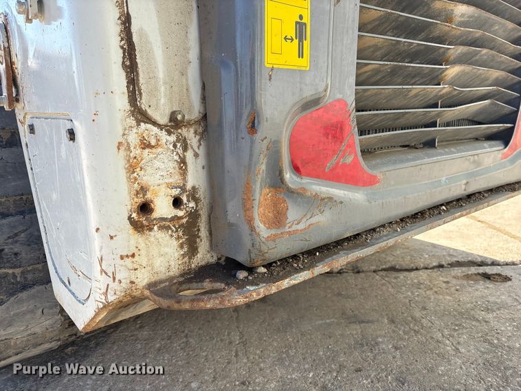 image for item FG2768 Takeuchi TL12V2 tracked skid steer loader