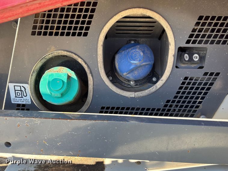 image for item FG2768 Takeuchi TL12V2 tracked skid steer loader