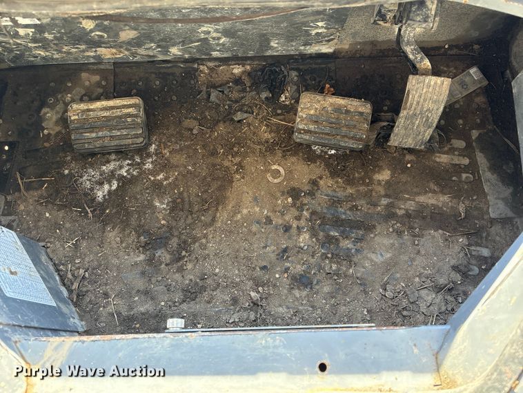 image for item FG2768 Takeuchi TL12V2 tracked skid steer loader