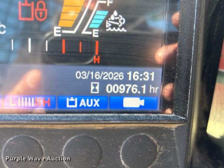 image for item FG2768 Takeuchi TL12V2 tracked skid steer loader