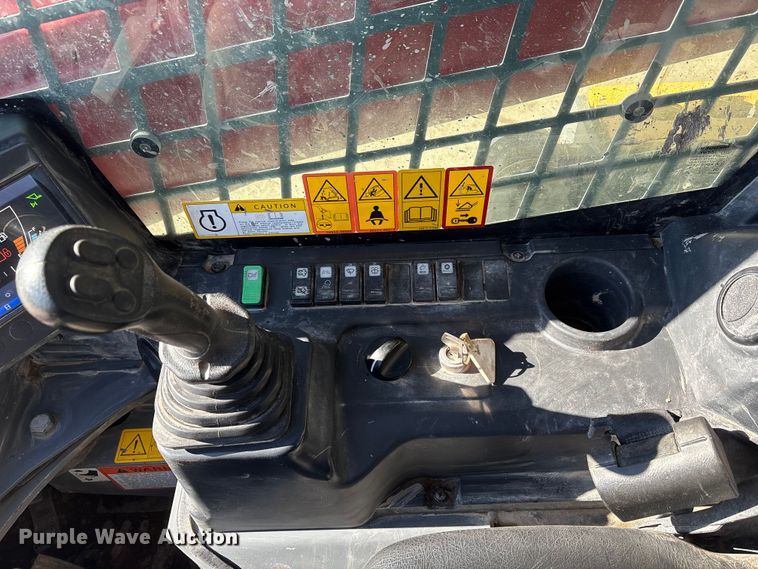 image for item FG2768 Takeuchi TL12V2 tracked skid steer loader