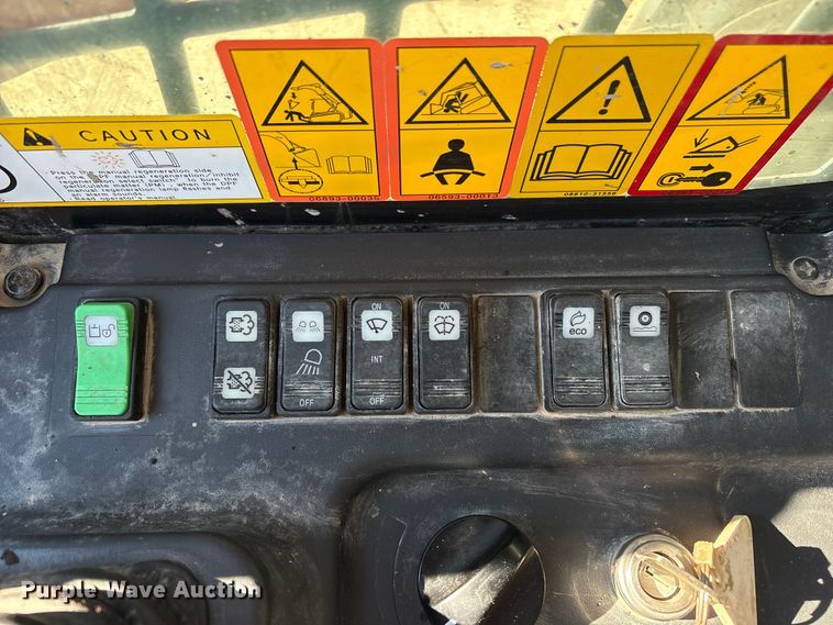 image for item FG2768 Takeuchi TL12V2 tracked skid steer loader