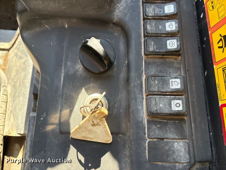 image for item FG2768 Takeuchi TL12V2 tracked skid steer loader